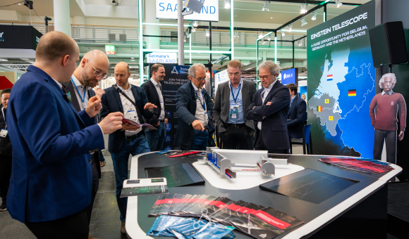 Présentation du projet du Télescope Einstein à la Hanover Messe 2025 © E. Meunier - WBI