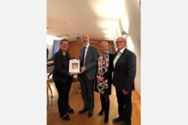 Sophie Delettre, Bourgmestre de Spa, Jean-Joël Schittecatte, Ambassadeur de Belgique auprès de l’UNESCO et l’OCDE, Fabienne Reuter, Déléguée générale Wallonie-Bruxelles à Paris, et Paul Mathy, échevin à Spa Sophie Delettre, Bourgmestre de Spa, Jean-Joël Schittecatte, Ambassadeur de Belgique auprès de l’UNESCO et l’OCDE, Fabienne Reuter, Déléguée générale Wallonie-Bruxelles à Paris, et Paul Mathy, échevin à Spa