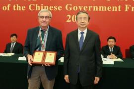 Jean-Louis Rolot et le Vice-Premier Ministre chinois Ma Kai Jean-Louis Rolot et le Vice-Premier Ministre chinois Ma Kai